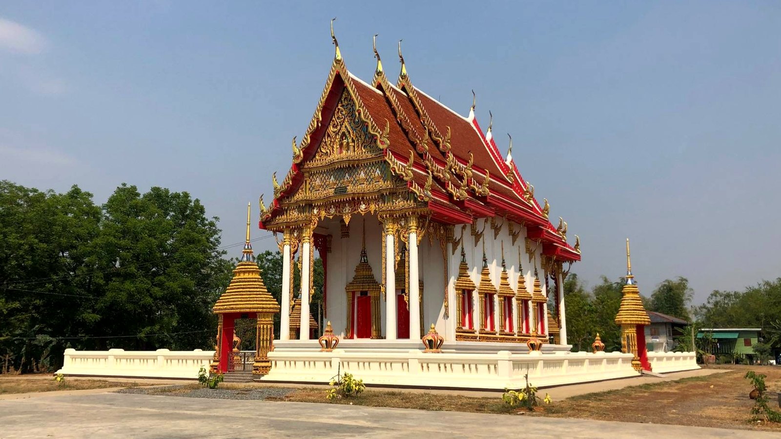 อุโบสถวัดห้วยเขน